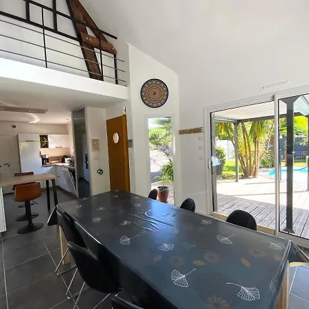 Villa Val De Rance By Locntour Villa *